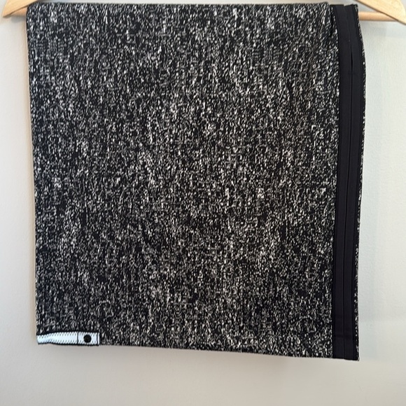 Lululemon Vinyasa Wrap - Picture 3 of 5